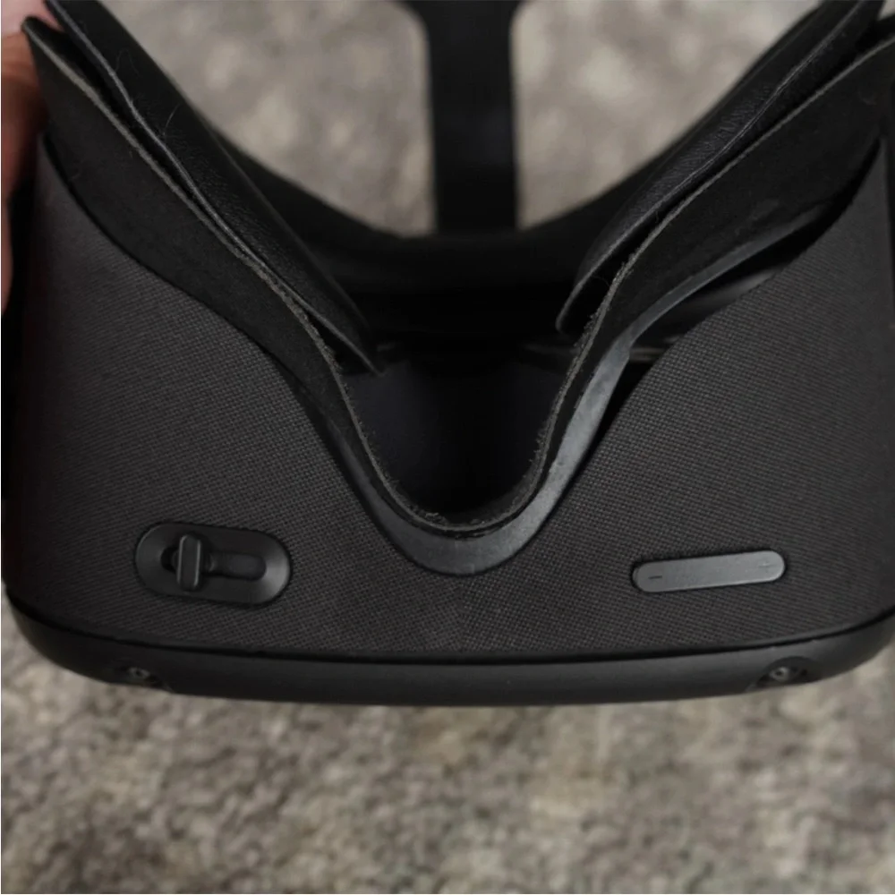 Meta Oculus Quest 1 Standalone VR 128GB W/ Carry Bag 2 Controllers Tested